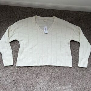 nwt Aeropostale V neck white sweater large